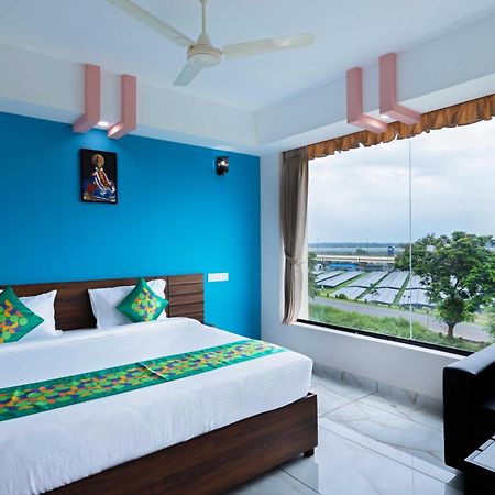 Treebo Airsuite Airport Hotel Kochi ภายนอก รูปภาพ