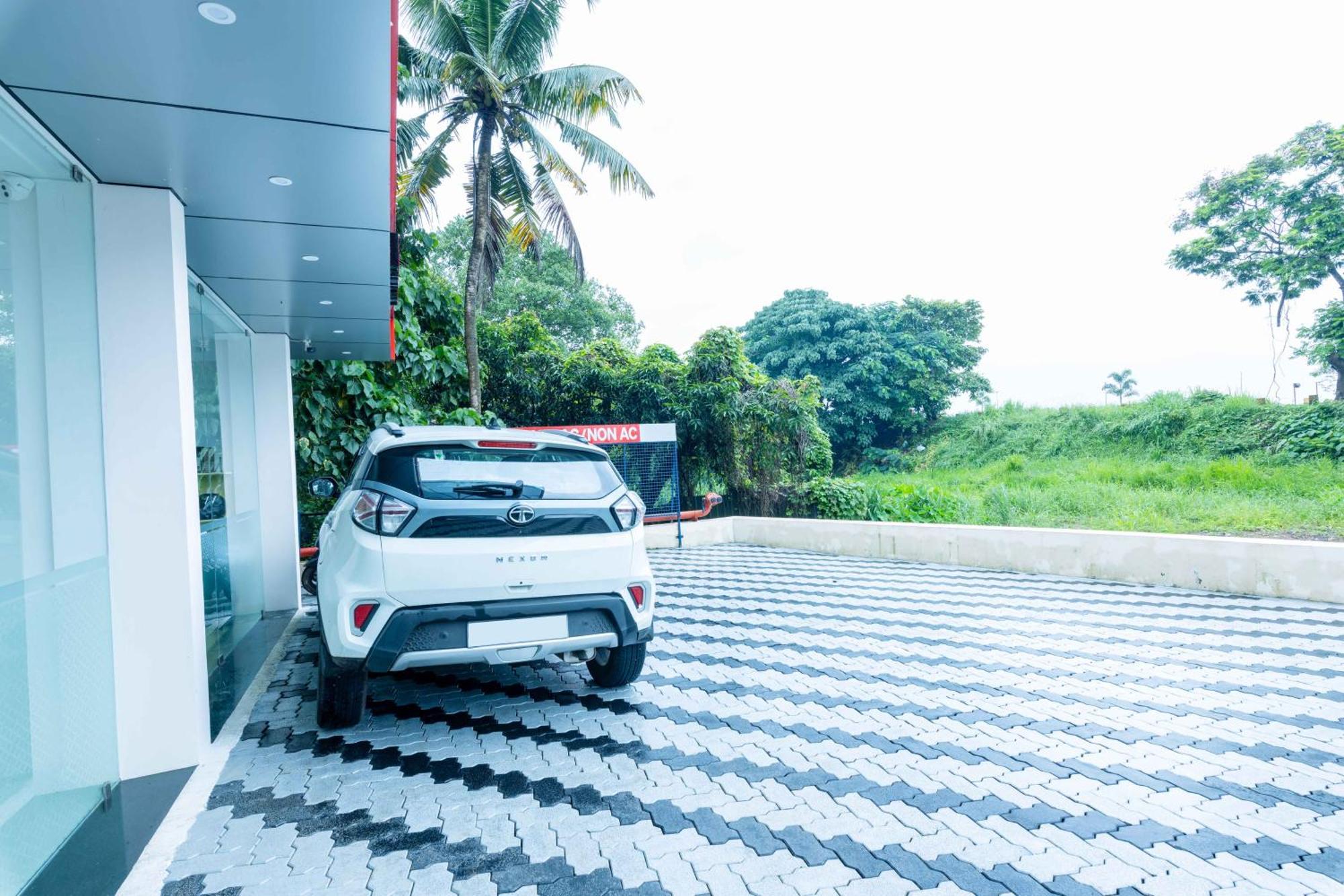 Treebo Airsuite Airport Hotel Kochi ภายนอก รูปภาพ