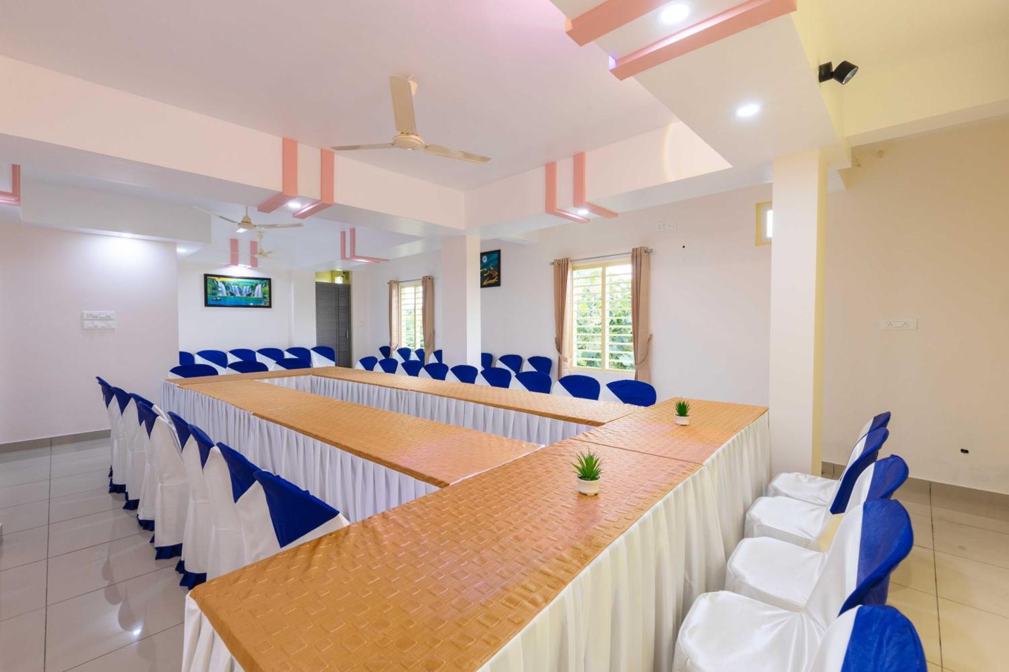 Treebo Airsuite Airport Hotel Kochi ภายนอก รูปภาพ