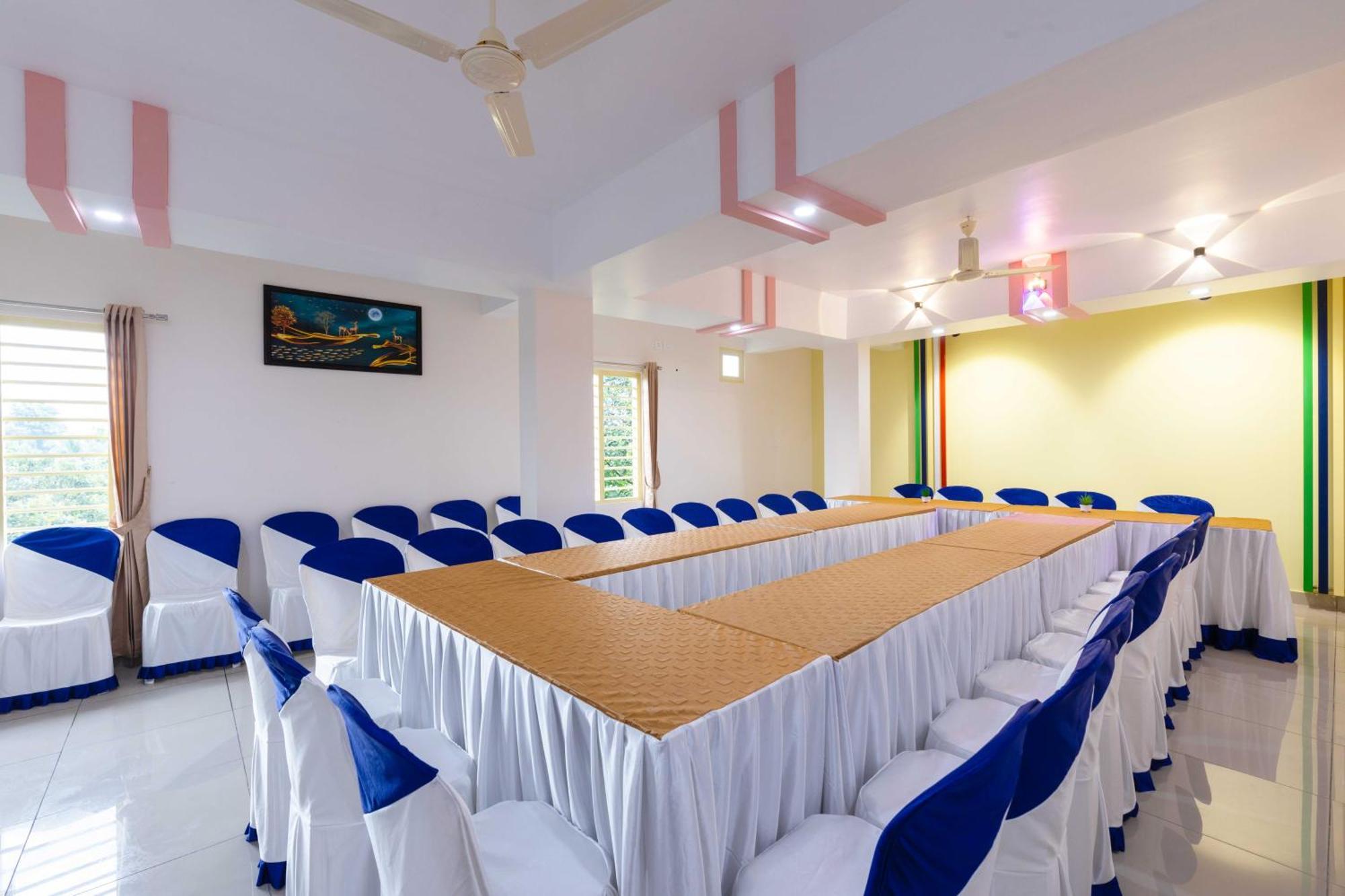 Treebo Airsuite Airport Hotel Kochi ภายนอก รูปภาพ